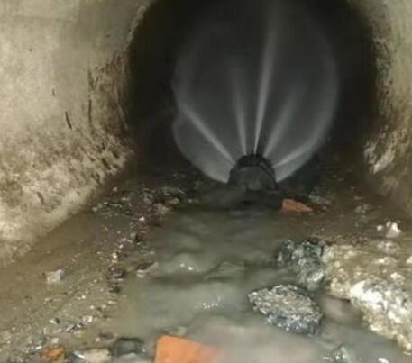 扎鲁特市政管道清淤