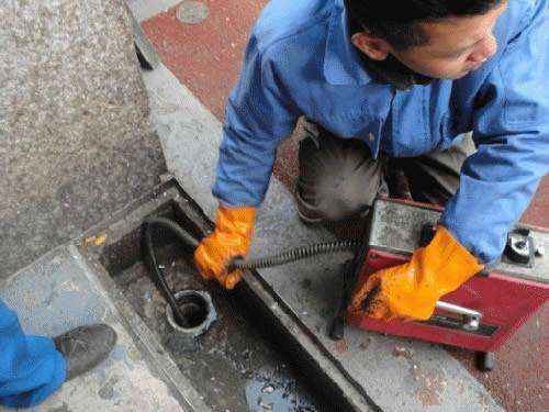 扎鲁特疏通下水道