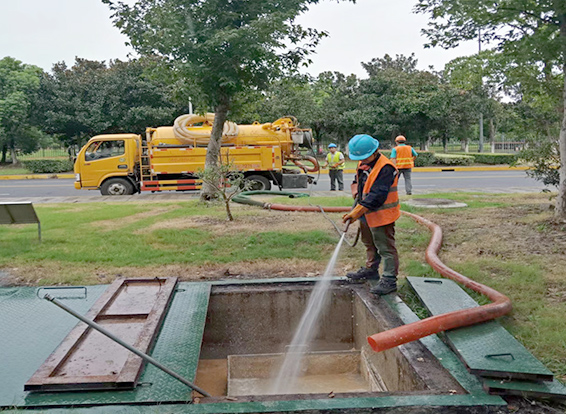 扎鲁特化油池清理